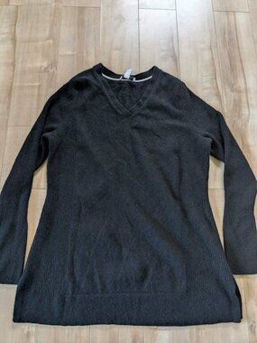 Isaac Mizrahi Live 100% Cashmere Black V-Neck Sweater Women's L Soft Luxury Knit